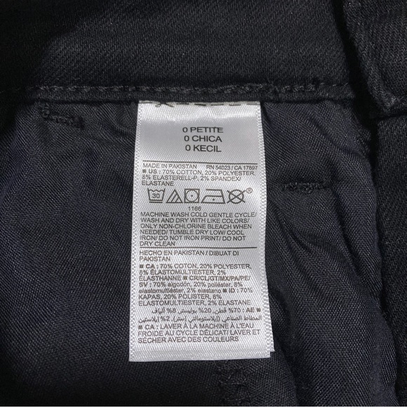 NWT Old Navy Extra High-Waisted Trouser Flare Black Jeans - Picture 5 of 6